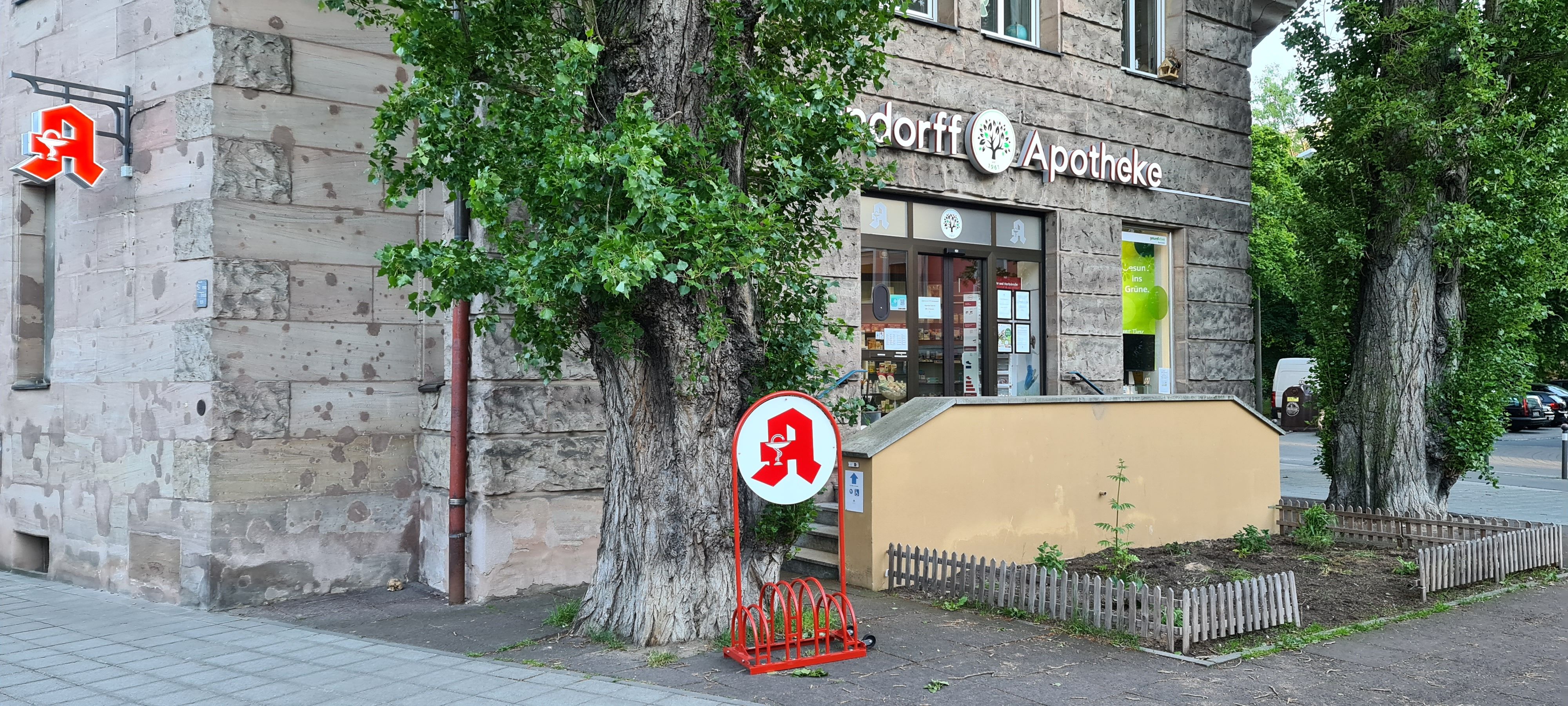 Beratung-Mensch-Natur | Drei Worte, die unsere Apotheke widerspiegeln